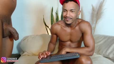 Snapshot of mikejaybr chatting on 4, 12, 2024 Mike Jay online show from 4, 12, 2024