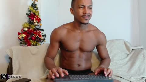Snapshot of mikejaybr chatting on 21, 12, 2024 Mike Jay online show from 21, 12, 2024