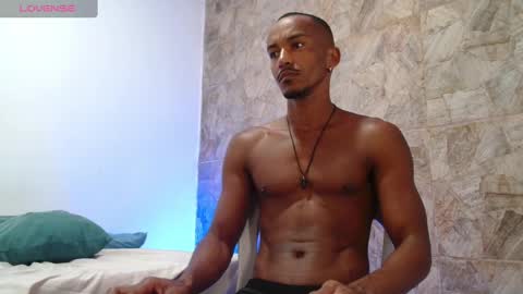 Snapshot of mikejaybr chatting on 13, 10, 2025 Mike Jay online show from 13, 10, 2025
