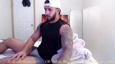 Snapshot of mikethomson01 chatting on 29, 10, 2025 Mike online show from 29, 10, 2025