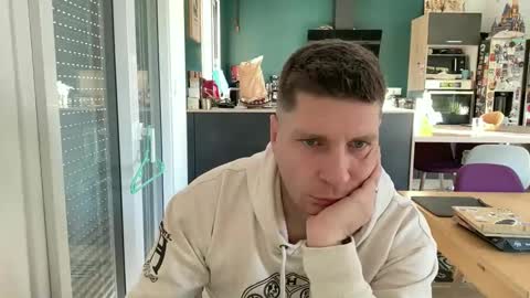 Snapshot of miklp8463 chatting on 6, 2, 2026 miklp8463 online show from 6, 2, 2026