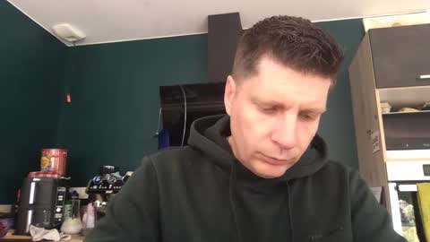 Snapshot of miklp8463 chatting on 23, 4, 2026 miklp8463 online show from 23, 4, 2026