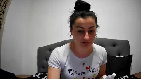 Mikyloveu online show from 8, 3, 2025