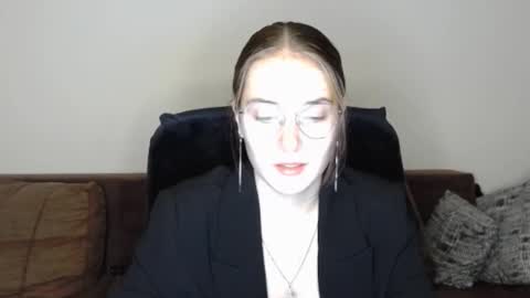 mila_keyy online show from 24, 10, 2025