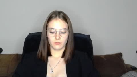 mila_keyy online show from 19, 11, 2025