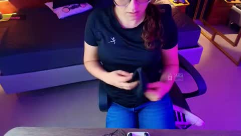 Snapshot of mila_kiitty chatting on 12, 7, 2026 Milena online show from 12, 7, 2026
