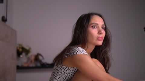 mila may  online show from 23, 1, 2025