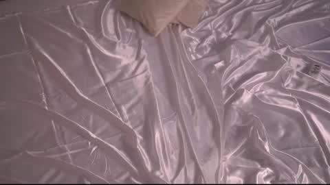 mila may  online show from 1, 3, 2025