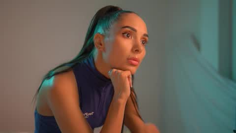 mila may  online show from 26, 9, 2025