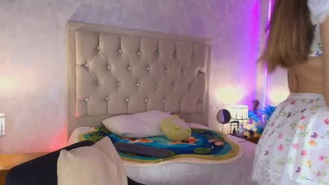 Snapshot of mila_smirnovavk chatting on 20, 4, 2026 MILA online show from 20, 4, 2026
