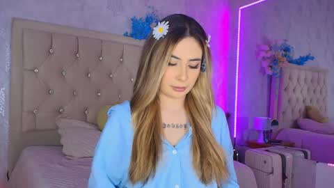 Snapshot of mila_smirnovavk chatting on 15, 5, 2026 MILA online show from 15, 5, 2026