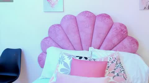 Snapshot of milaaadams chatting on 6, 5, 2026 mila online show from 6, 5, 2026