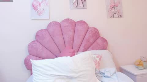 Snapshot of milaaadams chatting on 31, 5, 2026 mila online show from 31, 5, 2026