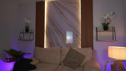 milacrave online show from 4, 12, 2025