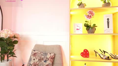 milacrave online show from 23, 2, 2026