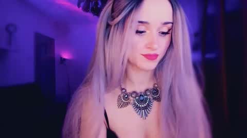 MiladyJolie online show from 19, 12, 2025