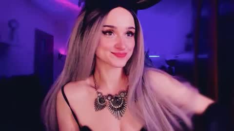 MiladyJolie online show from 23, 12, 2025