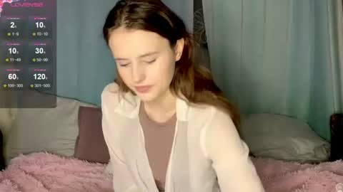Snapshot of milaelin chatting on 15, 6, 2026 Mila online show from 15, 6, 2026