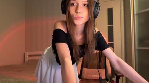 milamiuu online show from 9, 7, 2026