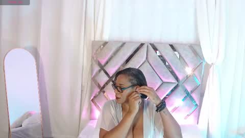 MilaMonroeXX online show from 5, 7, 2026
