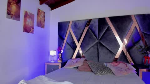 Snapshot of milan_ebony chatting on 7, 4, 2026 Milan online show from 7, 4, 2026