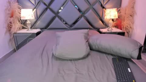 Snapshot of milan_lewiss chatting on 1, 4, 2026 milan_lewiss online show from 1, 4, 2026