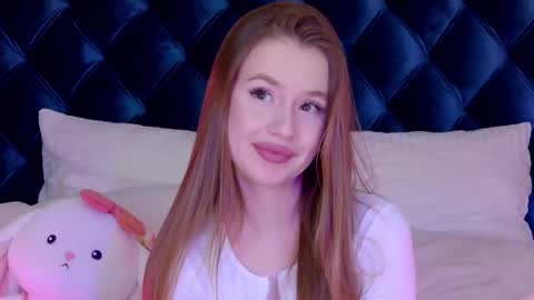 MilanaBalmain online show from 25, 2, 2025