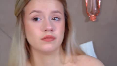 MilanaBalmain online show from 20, 2, 2026