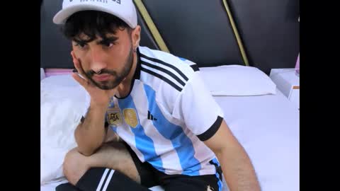 milanzaire online show from 2, 11, 2025