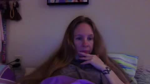 Snapshot of milastoned chatting on 27, 4, 2026 Mila online show from 27, 4, 2026