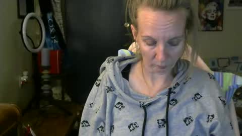 Snapshot of milastoned chatting on 16, 5, 2026 Mila online show from 16, 5, 2026