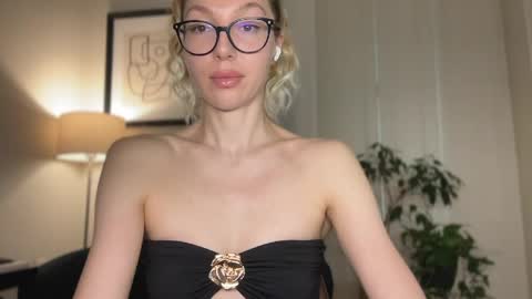 Mila online show from 13, 5, 2026