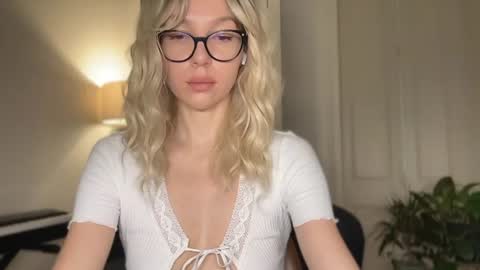 Snapshot of milayah chatting on 3, 7, 2026 Mila online show from 3, 7, 2026