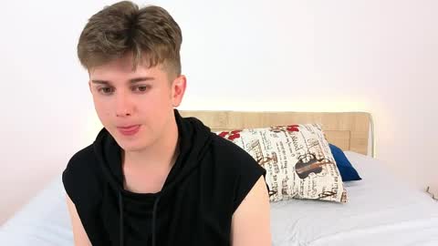 Snapshot of miless_cooper chatting on 10, 6, 2026 Miles online show from 10, 6, 2026