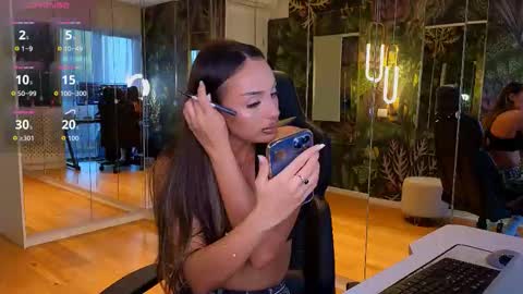 Miley Sin online show from 4, 12, 2025