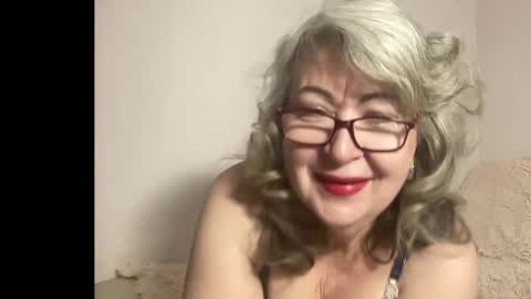 Snapshot of milf_charlotty chatting on 15, 5, 2026 Charlotte online show from 15, 5, 2026