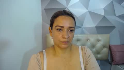 milf_hugeboobs online show from 13, 11, 2025