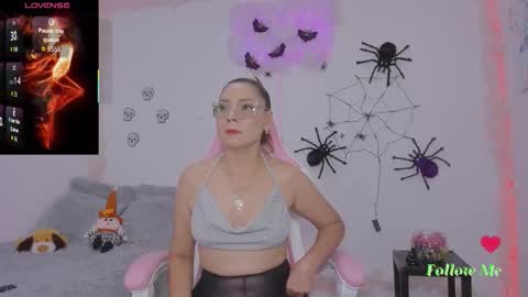 Aura  online show from 25, 10, 2025