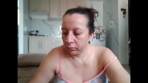 milfevha online show from 15, 12, 2025