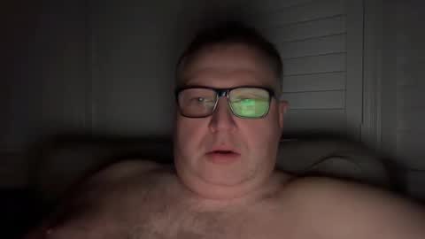 Snapshot of milfmanimal chatting on 26, 12, 2024 BigTom69 online show from 26, 12, 2024