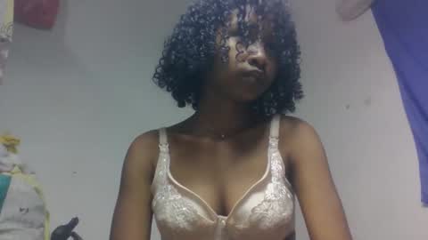 Snapshot of milinasy chatting on 4, 2, 2026 milinasy online show from 4, 2, 2026