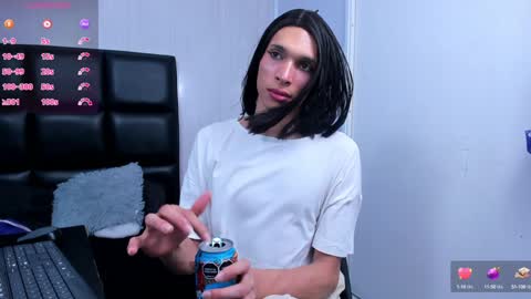 MAX online show from 16, 1, 2025