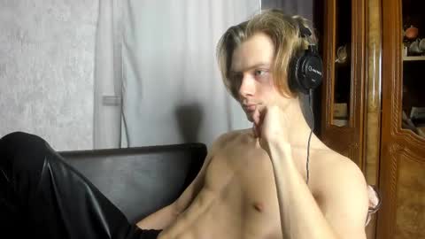 Isaac online show from 25, 11, 2025