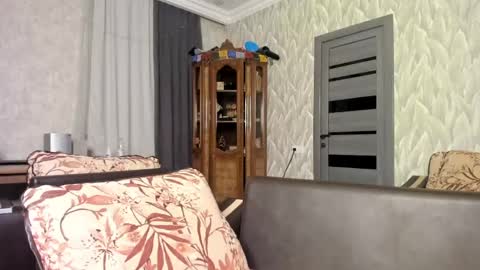 Snapshot of milkiwy chatting on 9, 5, 2026 Isaac online show from 9, 5, 2026