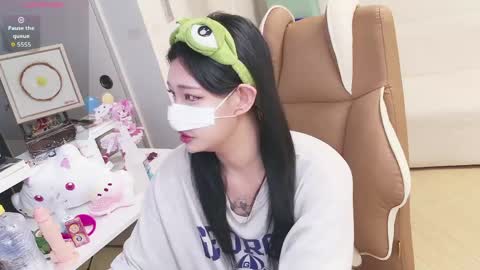 Snapshot of milksola chatting on 22, 5, 2026 milksola online show from 22, 5, 2026