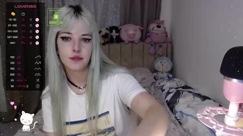 Snapshot of milkybunnyy chatting on 3, 11, 2025  Novaleigh Nyan  online show from 3, 11, 2025