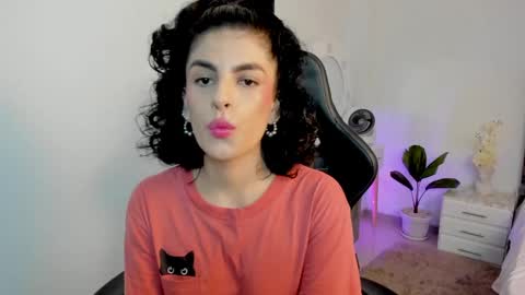 Snapshot of milla_pixxie chatting on 4, 12, 2024 Milagros online show from 4, 12, 2024