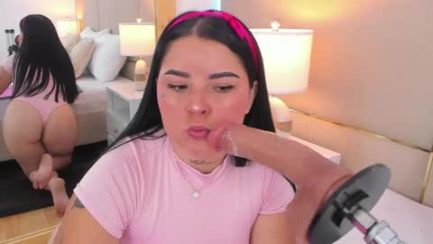 Snapshot of millerchloe chatting on 6, 5, 2026 Chloe Miller online show from 6, 5, 2026
