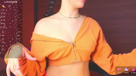 Snapshot of milly_01 chatting on 24, 11, 2025 Milly online show from 24, 11, 2025