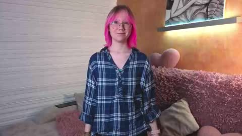 Snapshot of millykk chatting on 10, 11, 2025 Milly online show from 10, 11, 2025